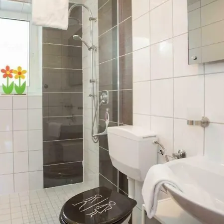 Mit Grosser Sonnenterrasse Apartment