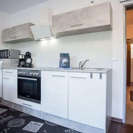 Mit Grosser Sonnenterrasse Apartment